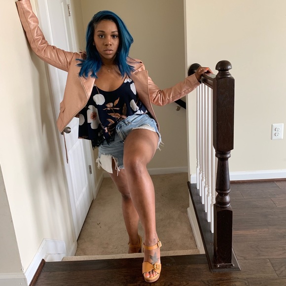 Tory Burch sandals - Picture 2 of 8